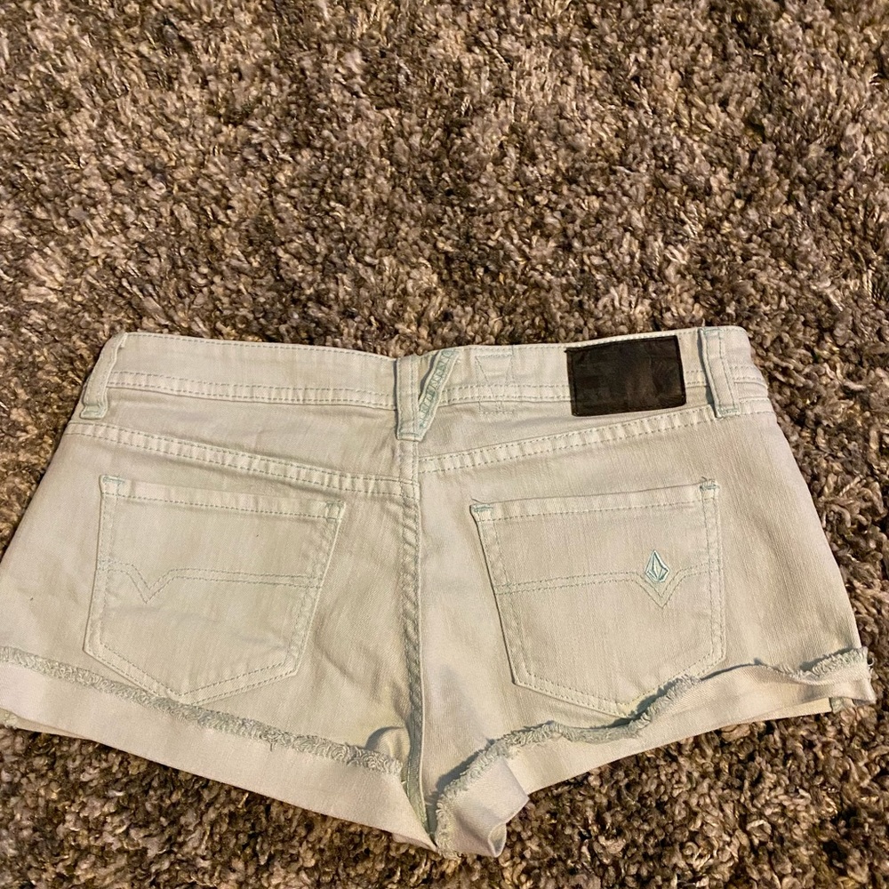 🐬Volcom Shorts🐬 - Picture 2 of 5
